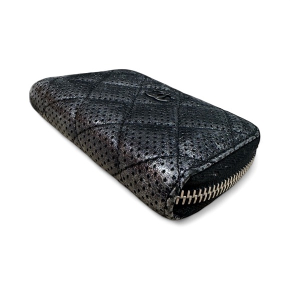 CHANEL Perforated Wallet / Card Case Full Set EUC! 🎁 - Picture 11 of 16
